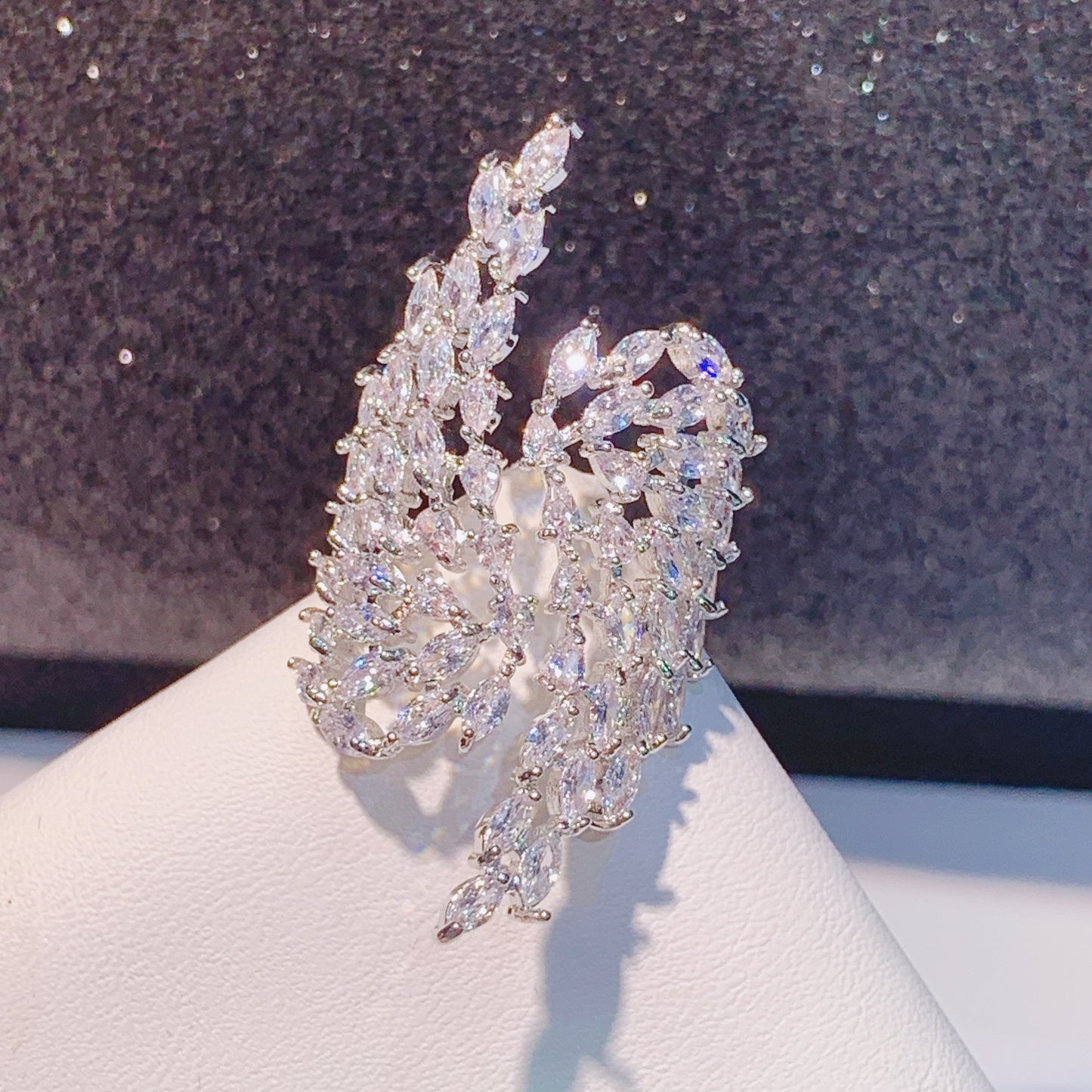 Angel Wing Horse Eye Zircon Ring - nargis