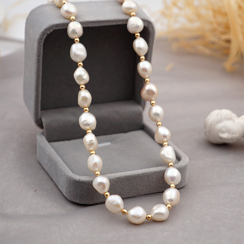 Barockes Süßwasserperlen-Set: Halskette, Armband und Ohrringe – Retro-Design von Nargis - nargiss