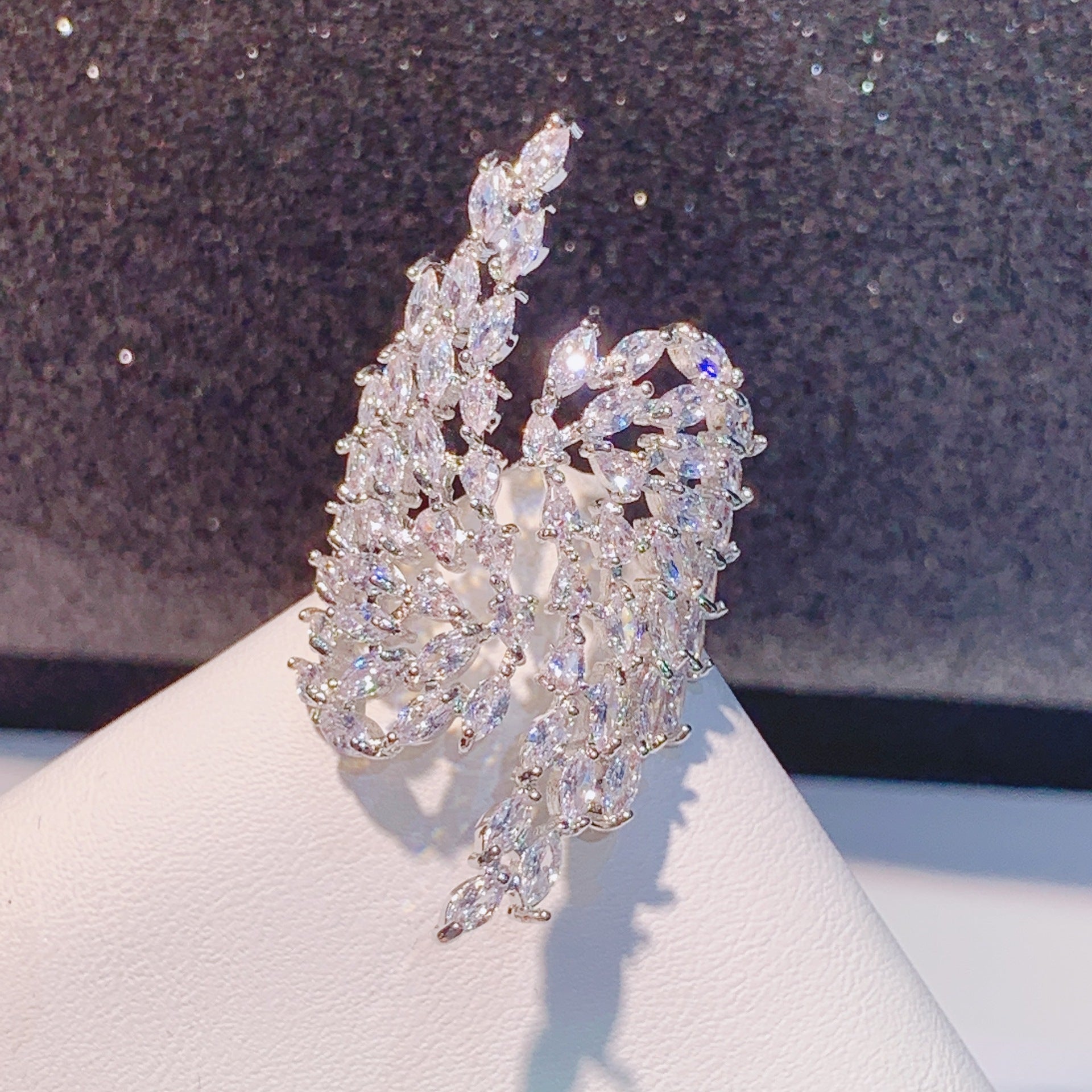 Angel Wing Horse Eye Zircon Ring - nargis