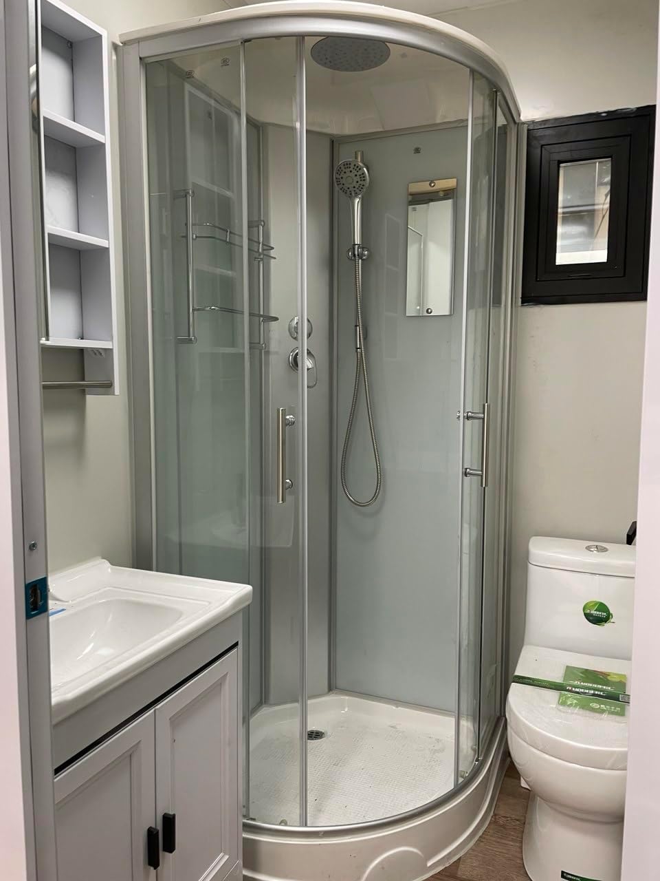 20ft & 40ft Erweiterbares Containerhaus – Modernes Design, Wasserdicht, Geräumig – Vorgefertigtes Tiny House zum Selbstgestalten & Wohnen