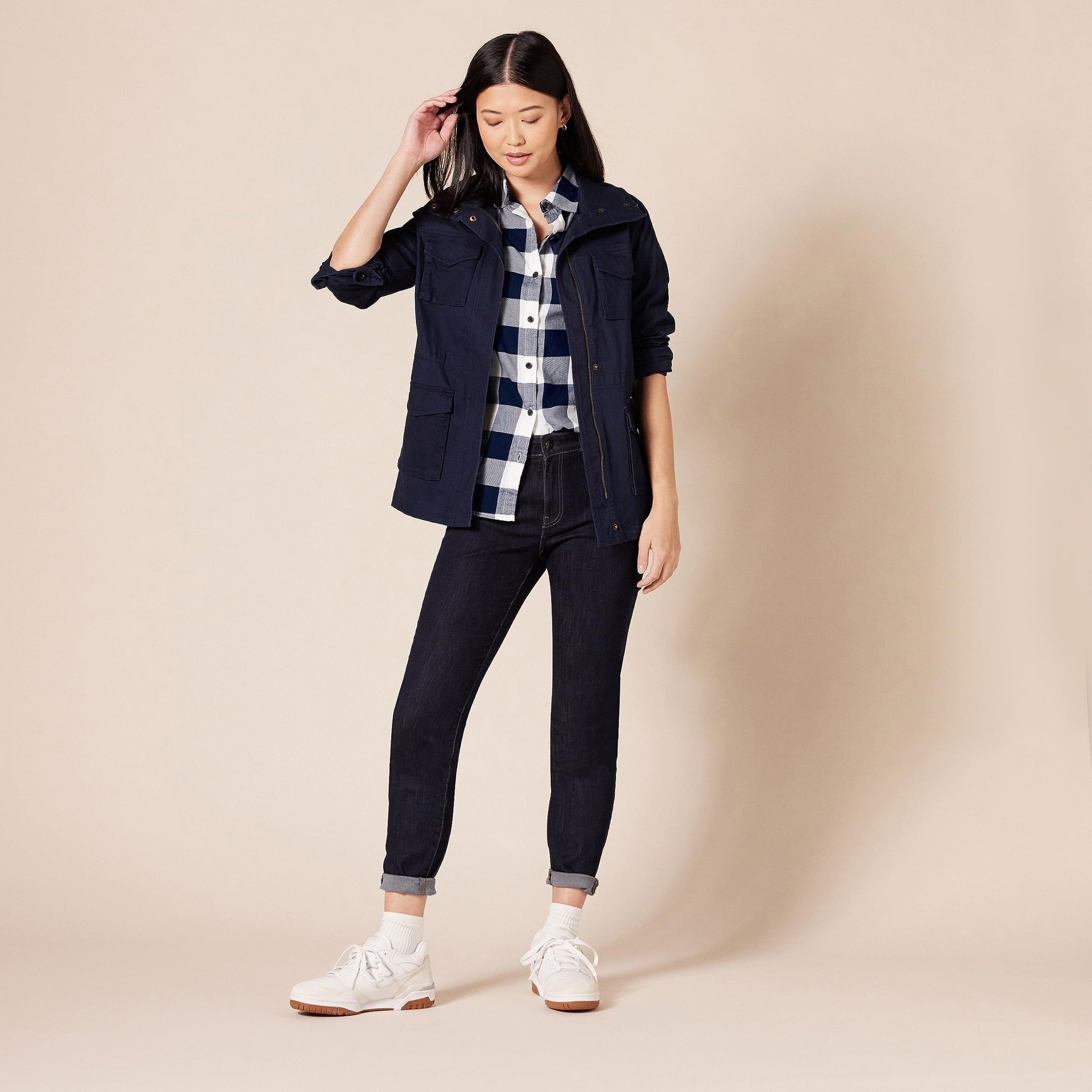 Amazon Essentials Damen Leichtes, Langärmeliges, Kariertes Flanellhemd, Klassischer Schnitt, Marineblau Buffalokaros, M - nargiss