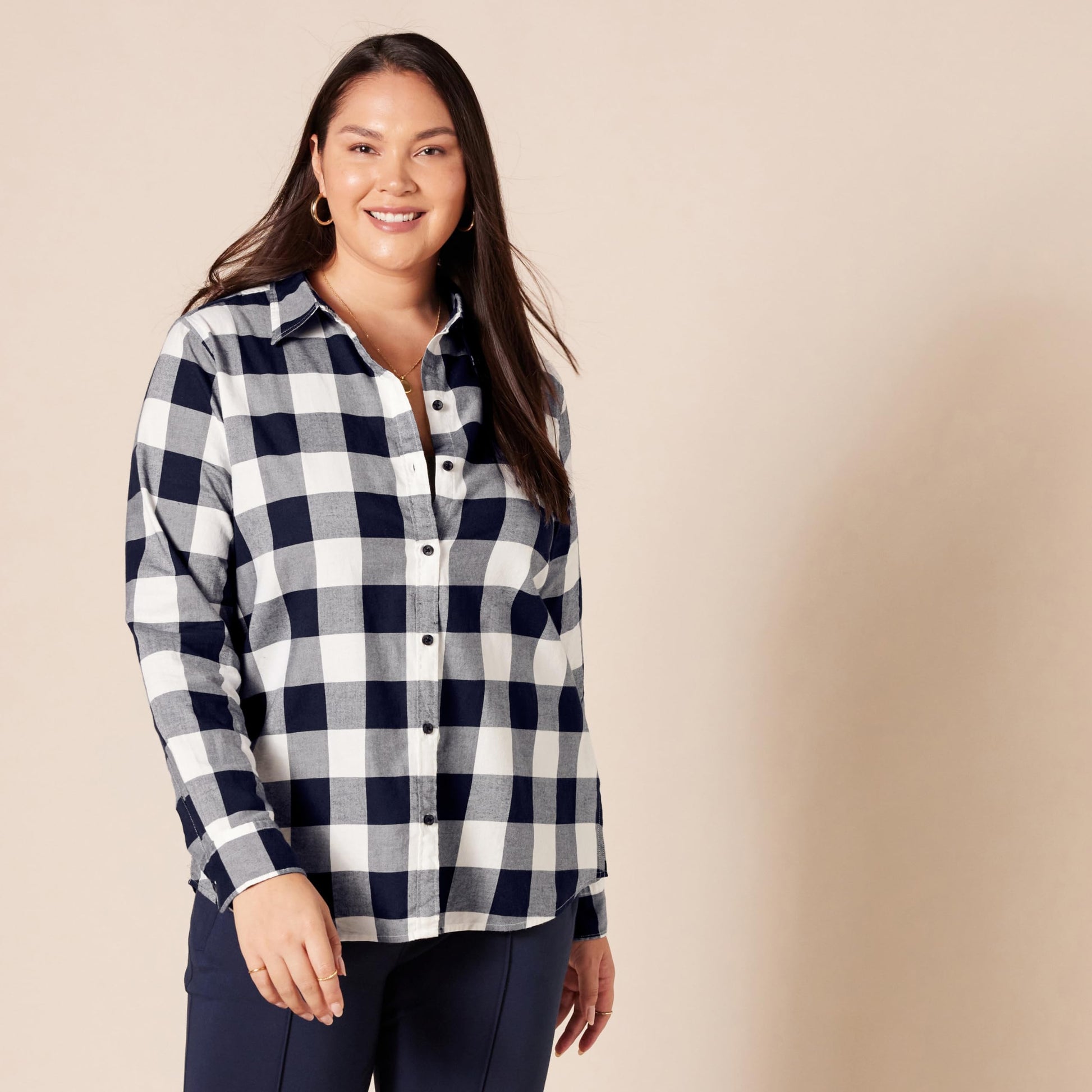 Amazon Essentials Damen Leichtes, Langärmeliges, Kariertes Flanellhemd, Klassischer Schnitt, Marineblau Buffalokaros, M - nargiss