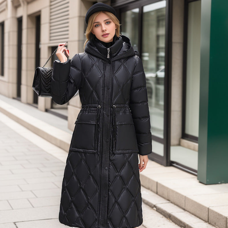 "Langer, dicker Winter-Daunenmantel mit Kapuze für Damen – Knielang und warm" - nargiss