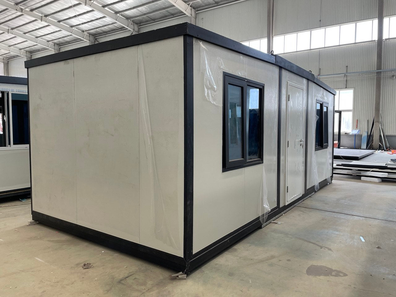 20ft & 40ft Erweiterbares Containerhaus – Modernes Design, Wasserdicht, Geräumig – Vorgefertigtes Tiny House zum Selbstgestalten & Wohnen